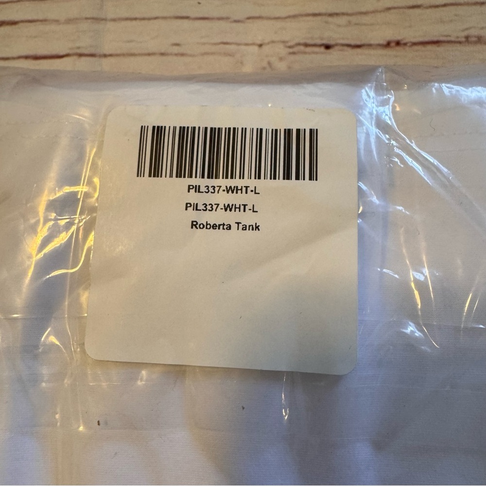 NWT GiGi C Roberta Tank in White Sz S M L - Picture 8 of 12